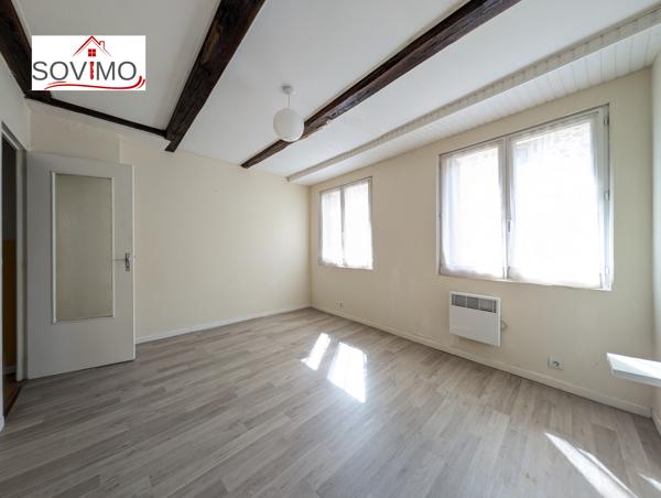 MAISON DE BOURG, 2 CH, COUR