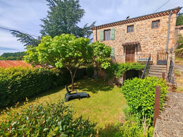 Charmante maison en pierre avec jardin – Saint-Apollinaire-de-Rias