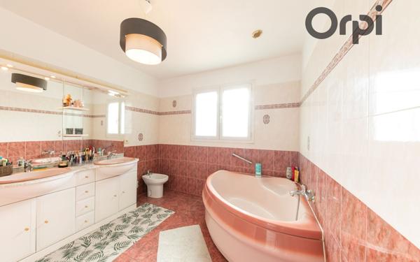 Maison à vendre    4 pièces •  Saint-Hippolyte