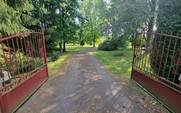 Maison à vendre    5 pièces • 207 m2 Glandon