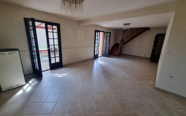 Maison à vendre    5 pièces • 207 m2 Glandon
