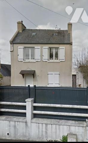 CHARMANTE MAISON EN PIERRE  EN CENTRE VILLE