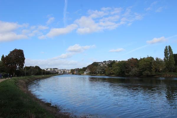 SUR LES BORDS DU HALAGE, UN APPARTEMENT TYPE 2 À RÉNOVER AVEC PARKING. - A QUIMPER Quimper OUEST Quimper PROCHE CENTRE