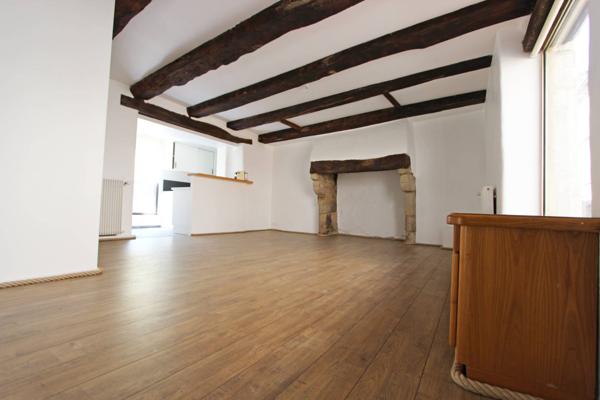 UNE MAISON HISTORIQUE & ATYPIQUE, EN PLEIN CENTRE-VILLE DE QUIMPER. -