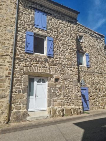 BOULIEU LES ANNONAY 07100  Maison en pierre de 43.63m² répartis sur 3 niveaux avec agencement optimisé et en très bon état général