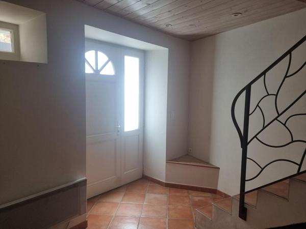 BOULIEU LES ANNONAY 07100  Maison en pierre de 43.63m² répartis sur 3 niveaux avec agencement optimisé et en très bon état général