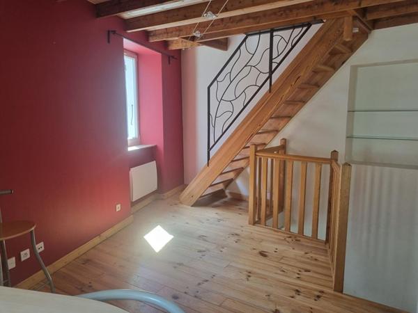 BOULIEU LES ANNONAY 07100  Maison en pierre de 43.63m² répartis sur 3 niveaux avec agencement optimisé et en très bon état général