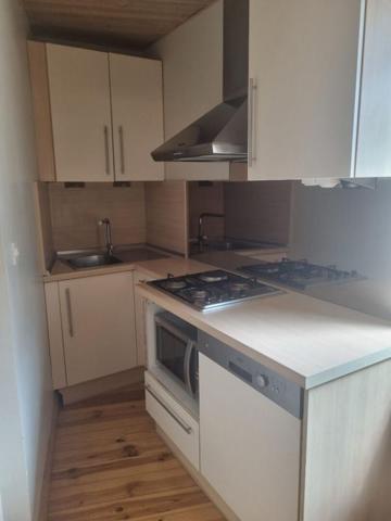 BOULIEU LES ANNONAY 07100  Maison en pierre de 43.63m² répartis sur 3 niveaux avec agencement optimisé et en très bon état général