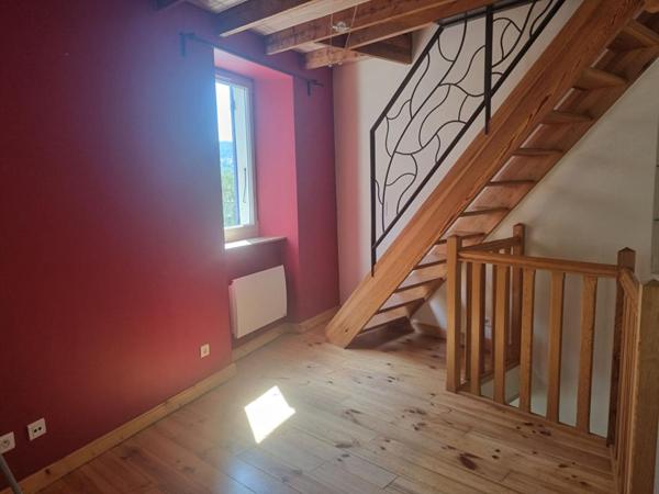 BOULIEU LES ANNONAY 07100  Maison en pierre de 43.63m² répartis sur 3 niveaux avec agencement optimisé et en très bon état général