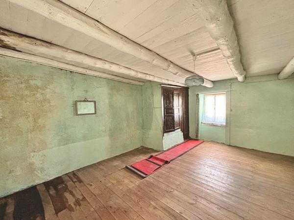 Vente Maison90 m² - 4 Pièces - POLIGNAC (43000)