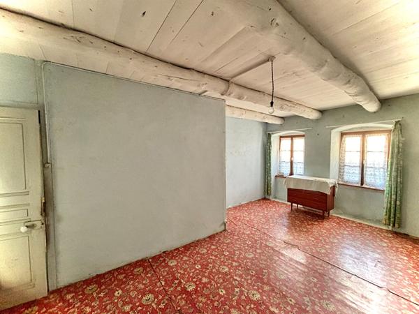 Vente Maison90 m² - 4 Pièces - POLIGNAC (43000)