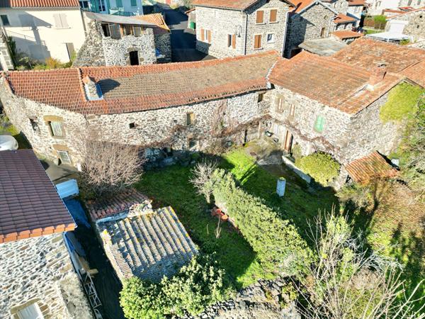 Vente Maison90 m² - 4 Pièces - POLIGNAC (43000)