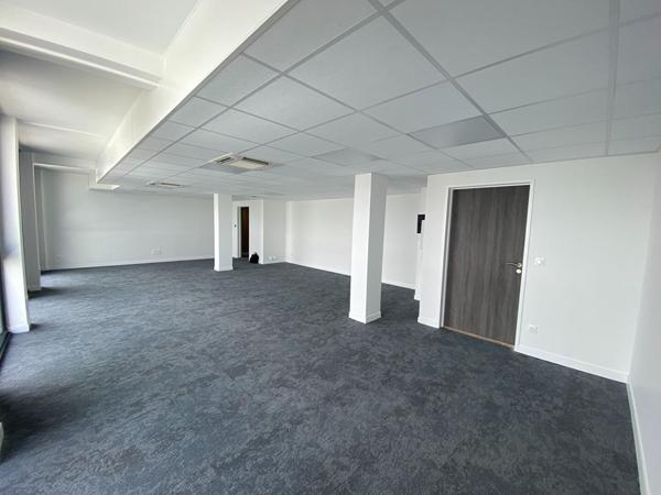 Bureaux neufs à louer 62 m² - 3 étage avec ascenseur, quartier La Pallice, prestations techniques optimales