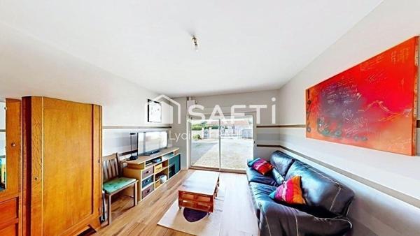 À Vars, Maison familiale plain pied récente alliant confort moderne, économies d’énergie et proximité immédiate de toutes commodités !