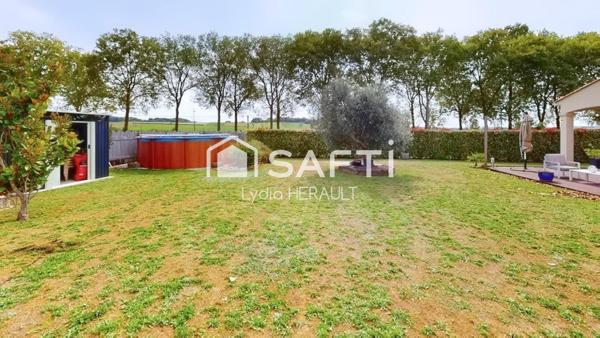 À Vars, Maison familiale plain pied récente alliant confort moderne, économies d’énergie et proximité immédiate de toutes commodités !