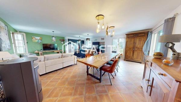 À Vars, Maison familiale plain pied récente alliant confort moderne, économies d’énergie et proximité immédiate de toutes commodités !