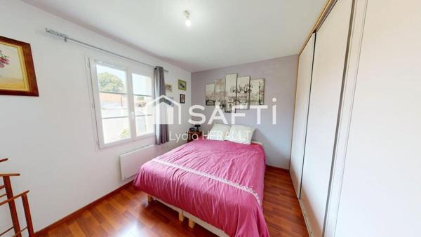 À Vars, Maison familiale plain pied récente alliant confort moderne, économies d’énergie et proximité immédiate de toutes commodités !