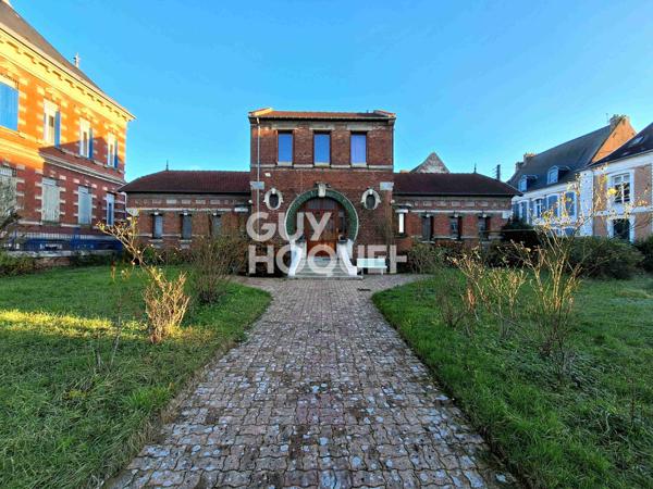 DOULLENS HYPER CENTRE - MAISON INDIVIDUELLE D'ENVIRON 180M² AVEC JARDIN ET UN SOUS SOL COMPLET