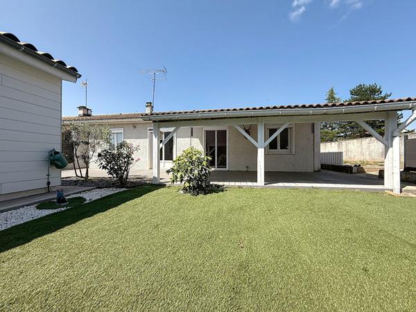 SOUS COMPROMIS - Maison de plain pied, lumineuse, 3 chambres, garage et jardin -  112 m2