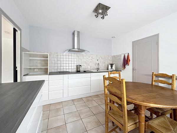 SOUS COMPROMIS - Maison de plain pied, lumineuse, 3 chambres, garage et jardin -  112 m2