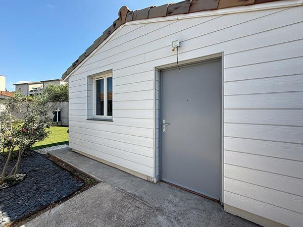 SOUS COMPROMIS - Maison de plain pied, lumineuse, 3 chambres, garage et jardin -  112 m2