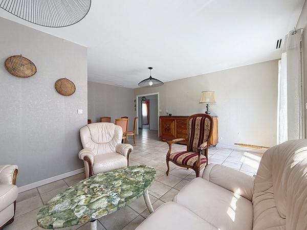 SOUS COMPROMIS - Maison de plain pied, lumineuse, 3 chambres, garage et jardin -  112 m2