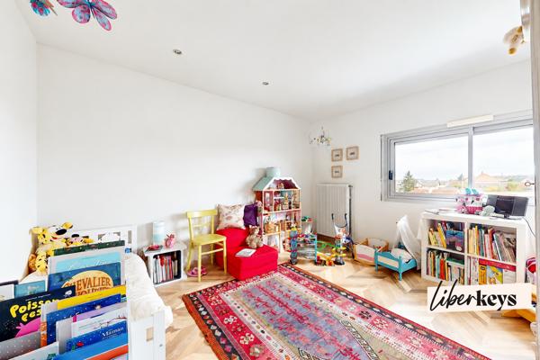 T4 duplex 80m² au dernier étage avec terrasse plein Sud Caen cinéma Lux