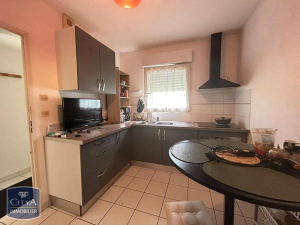 Maison à louer 4 pièces 84.38m² Saint-Pantaléon-de-Larche (19600)