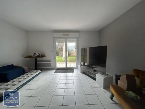 Maison à louer 4 pièces 84.38m² Saint-Pantaléon-de-Larche (19600)
