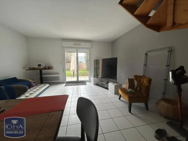 Maison à louer 4 pièces 84.38m² Saint-Pantaléon-de-Larche (19600)