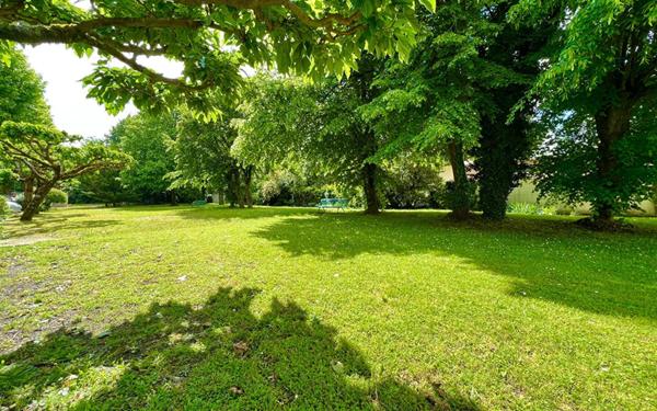 Appartement à vendre    4 pièces •  Bordeaux