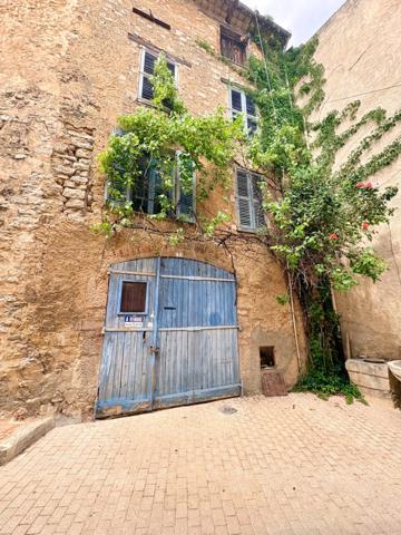 Immeuble à vendre LORGUES (83)