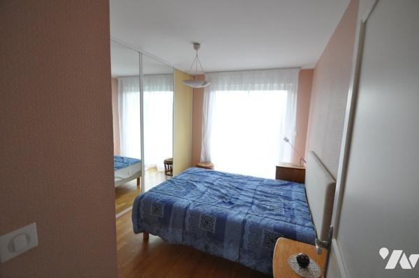 Appartement avec cave et garage.