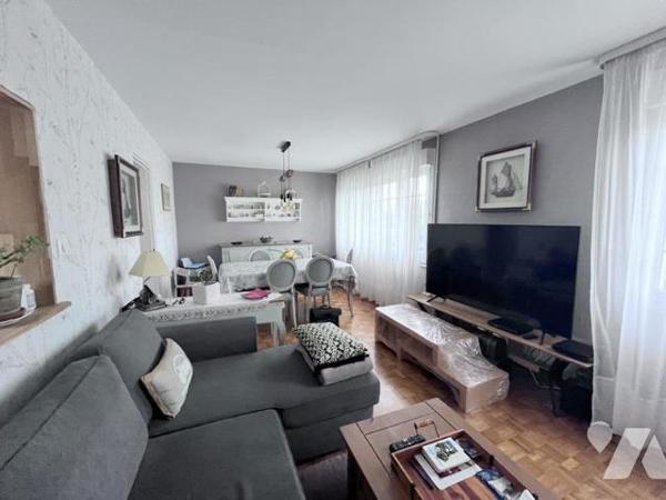 Propriété composée de 3 Logements (B997)