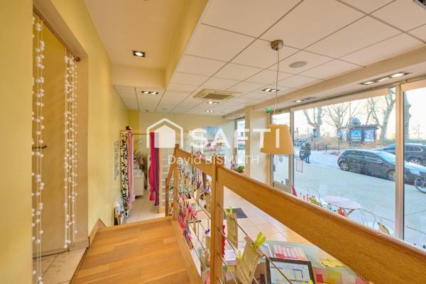 CESSION DE DROIT AU BAIL LOCAL COMMERCIAL DE 77 M2 AVEC VITRINE DE 10 METRES IDEAL CABINET MEDICAL PLACE CHARRAS COURBEVOIE