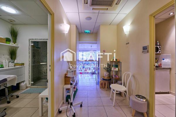 CESSION DE DROIT AU BAIL LOCAL COMMERCIAL DE 77 M2 AVEC VITRINE DE 10 METRES IDEAL CABINET MEDICAL PLACE CHARRAS COURBEVOIE