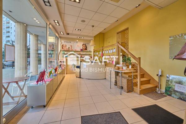 CESSION DE DROIT AU BAIL LOCAL COMMERCIAL DE 77 M2 AVEC VITRINE DE 10 METRES IDEAL CABINET MEDICAL PLACE CHARRAS COURBEVOIE
