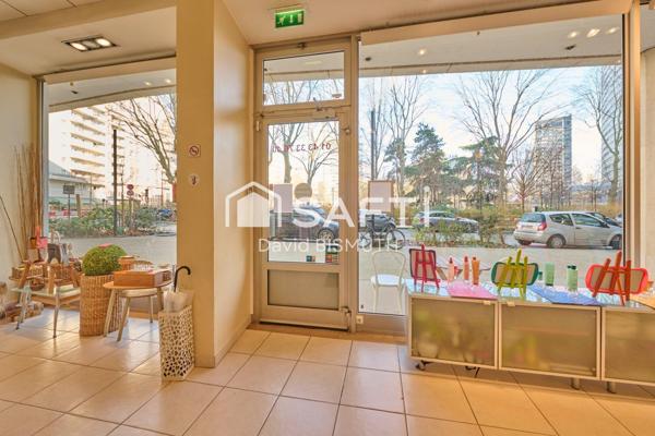 CESSION DE DROIT AU BAIL LOCAL COMMERCIAL DE 77 M2 AVEC VITRINE DE 10 METRES IDEAL CABINET MEDICAL PLACE CHARRAS COURBEVOIE