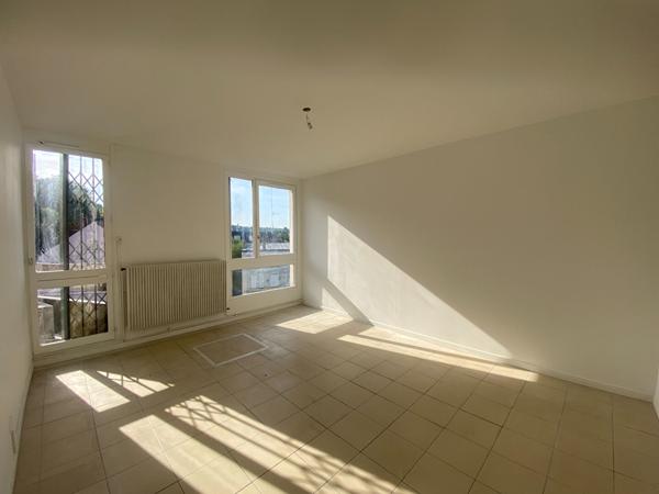 Appartement Corbeil Essonnes 3 pièce(s) 64 m2