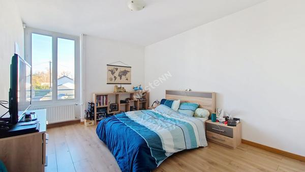 Opportunité investisseur : immeuble sans vacance locative avec 4 logements et stationnement privé