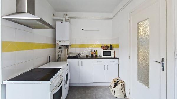 Opportunité investisseur : immeuble sans vacance locative avec 4 logements et stationnement privé