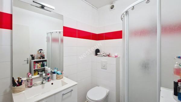 Opportunité investisseur : immeuble sans vacance locative avec 4 logements et stationnement privé