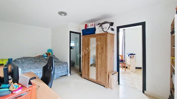 Opportunité investisseur : immeuble sans vacance locative avec 4 logements et stationnement privé