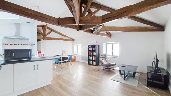 Opportunité investisseur : immeuble sans vacance locative avec 4 logements et stationnement privé