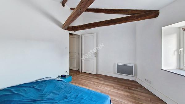 Opportunité investisseur : immeuble sans vacance locative avec 4 logements et stationnement privé