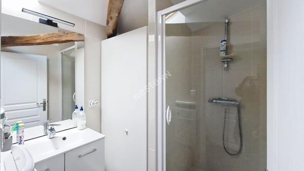 Opportunité investisseur : immeuble sans vacance locative avec 4 logements et stationnement privé
