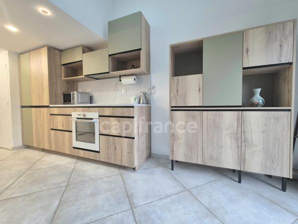 APPARTEMENT T3/T4 56m2 + 14m2 DEPENDANCE + PARKING PRIVATIF à vendre SIX-FOURS-LES-PLAGES (83)