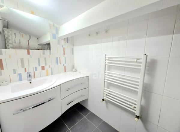 APPARTEMENT T3/T4 56m2 + 14m2 DEPENDANCE + PARKING PRIVATIF à vendre SIX-FOURS-LES-PLAGES (83)