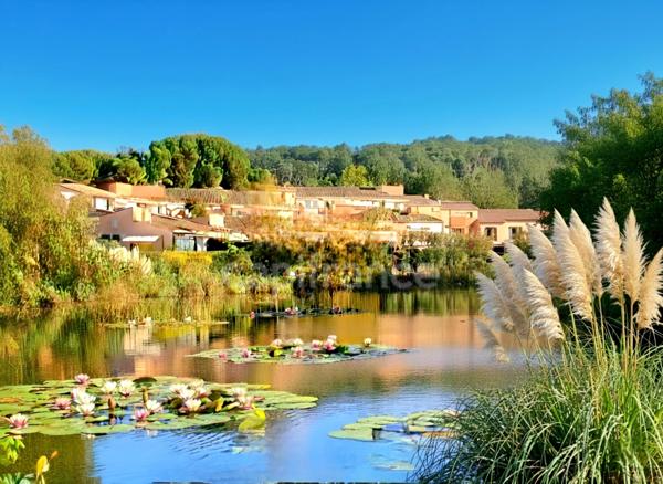 APPARTEMENT T3/T4 56m2 + 14m2 DEPENDANCE + PARKING PRIVATIF à vendre SIX-FOURS-LES-PLAGES (83)