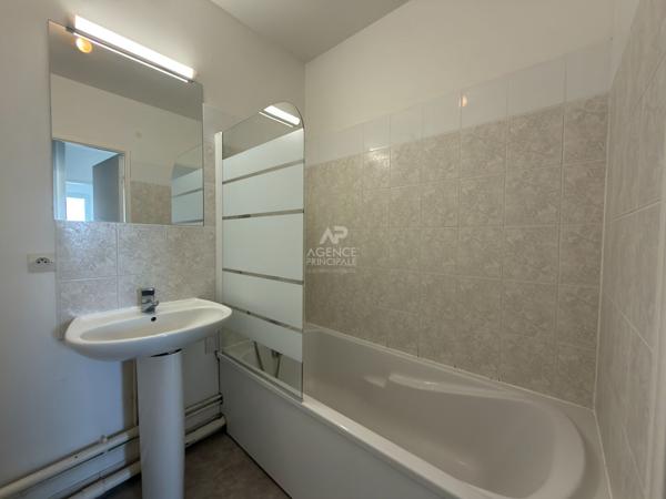Appartement 2 pièces 50.84 m2 - Saint Germain en Laye Loyer 1 150 €/mois charges comprises **  - Référence  18718